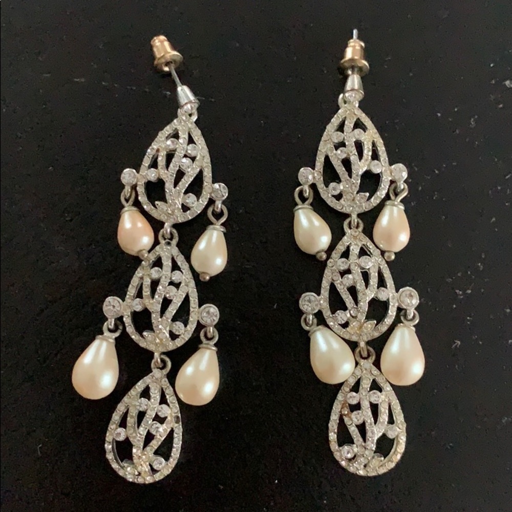 Crystal and pearl dangle earrings